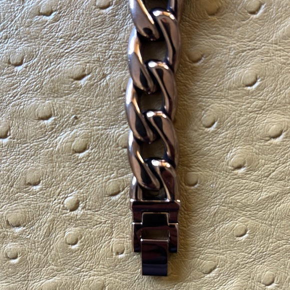 New Peugeot Rose Gold Wristwatch - Picture 4 of 4